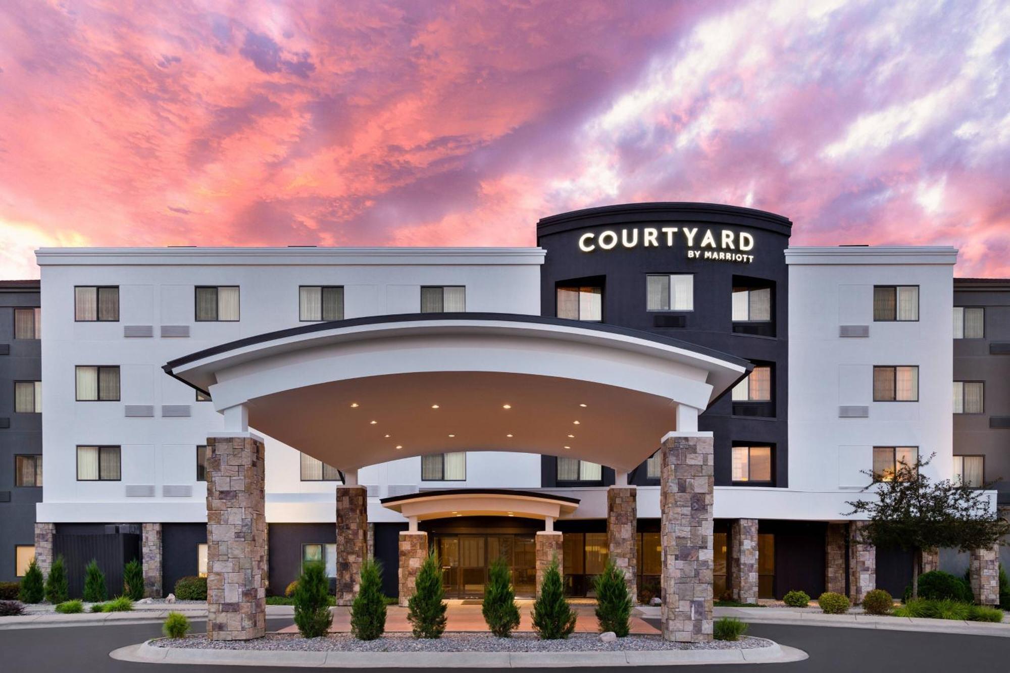 Courtyard Missoula Hotel Exterior photo